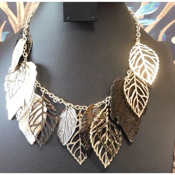 Whimsical Fairycore Metal Leaf Charm Necklace - Picture 1 of 3